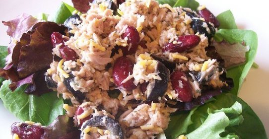 Португальский салат с тунцом