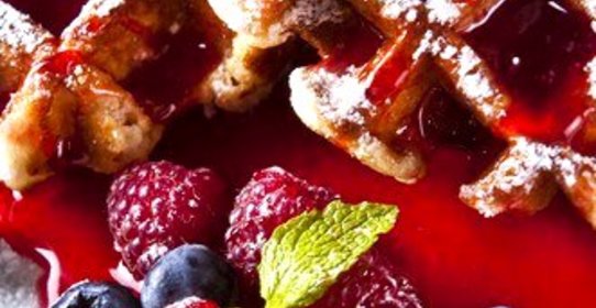 Рождественские вафли с черникой