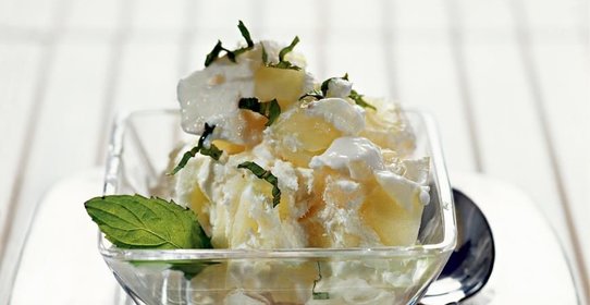 Сорбе из дыни и йогурта