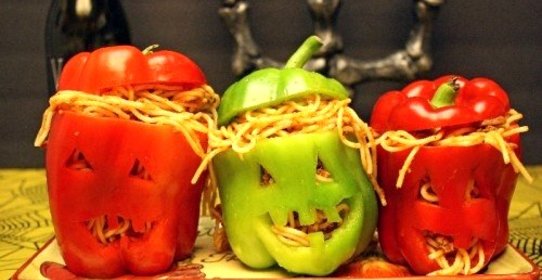 Спагетти в болгарском перце на Хэллоуин