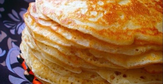 Традиционные Красные блины на топленом молоке