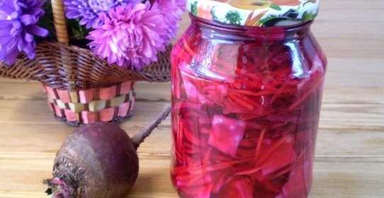 Маринованная капуста со свеклой и морковью