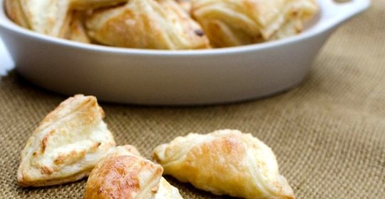 Слойки с творогом