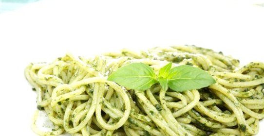 Спагетти с песто из черемши