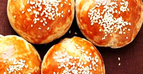 Ржаные булочки с луком