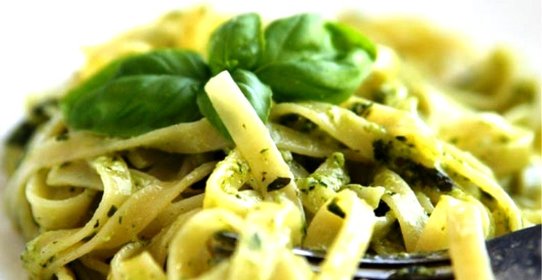 Паста с соусом песто