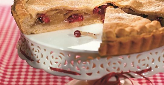 Пирог с грушами и клюквой