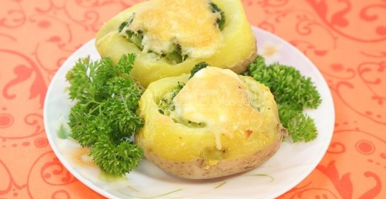 Картофель фаршированный брокколи