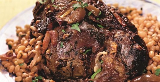 Баранья нога с фасолью