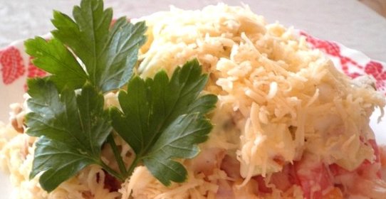 Простой салат с куриным филе