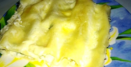 Каннеллони с рикоттой и шпинатом под соусом бешамель