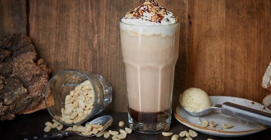 Арахисовый молочный коктейль