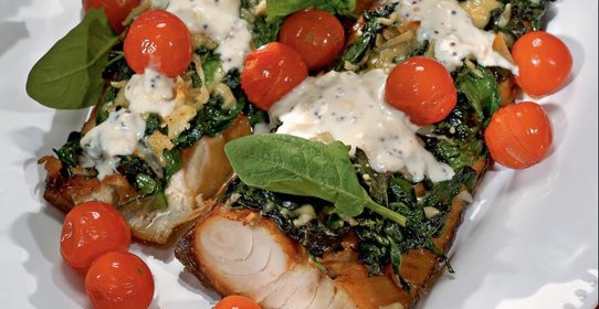 Копченая рыба со шпинатом