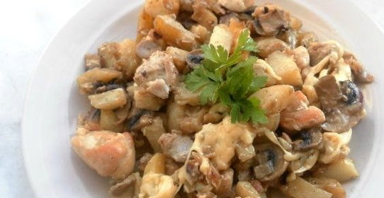 Картошка с курицей и шампиньонами