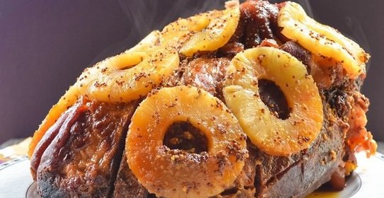 Индейка с ананасами в духовке