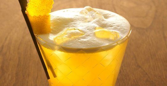 Коктейль «Физ «Утренняя слава» (Mai TaiMorning Glory Fizz)