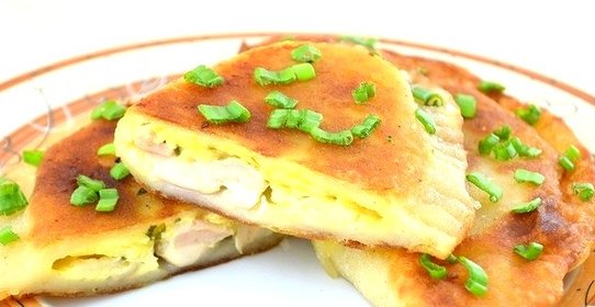 Пирожки с курицей и сыром