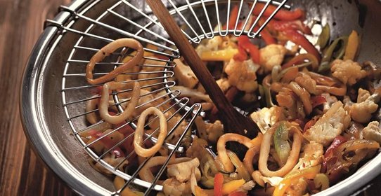 Кальмары с овощами