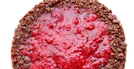 Миндальный бисквит со смородиной