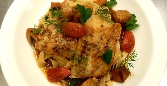 Камбала с шампиньонами