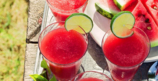 Арбузный коктейль с лаймом от Юлии Высоцкой