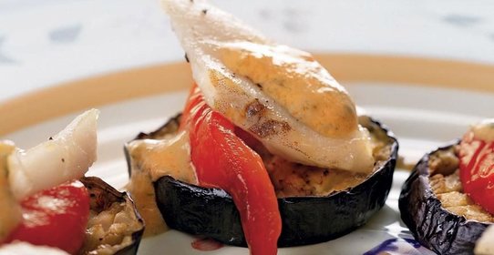 Рыба на тарелочках из баклажанов