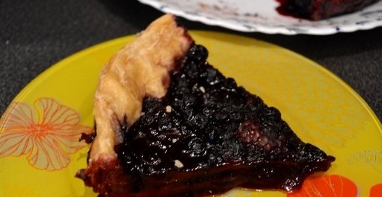 Пирог с черникой в мультиварке