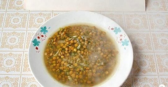 Чечевичная похлебка с сельдереем и шпинатом