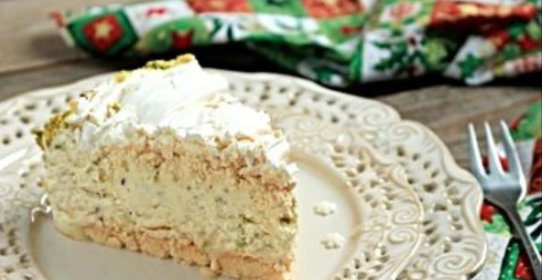 Торт-безе с фисташковым мороженым