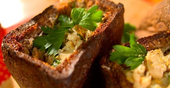 Грибной суп в бородинском хлебе