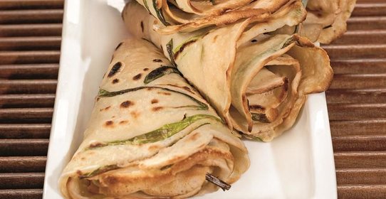 Блины с зеленым луком