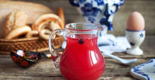 Кисель из вишни, клубники и черноплодной рябины в мультиварке