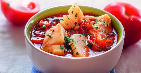 Томатная похлебка с рыбой и картофелем