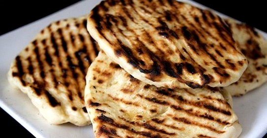 Чесночные лепешки наан
