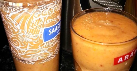 Смузи с клубникой и бананом