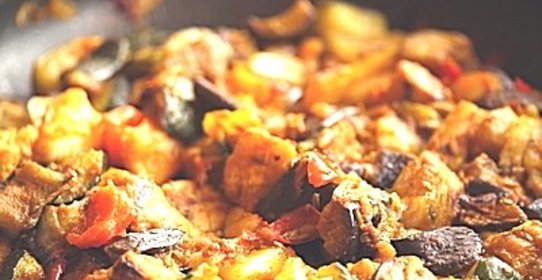 Мясное рагу в мультиварке