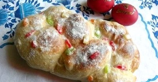 Плетенка-кулич с цукатами и цедрой лимона