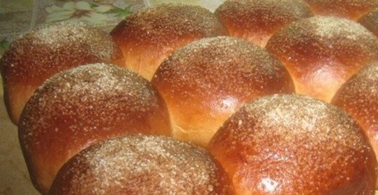 Сдобные булочки с сахаром