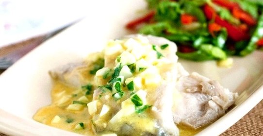 Рыба отварная с соусом польским