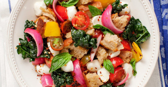 Панцанелла со сладким перцем и маринованным луком