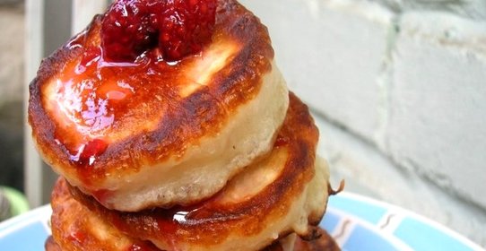 Пышные оладьи на сыворотке