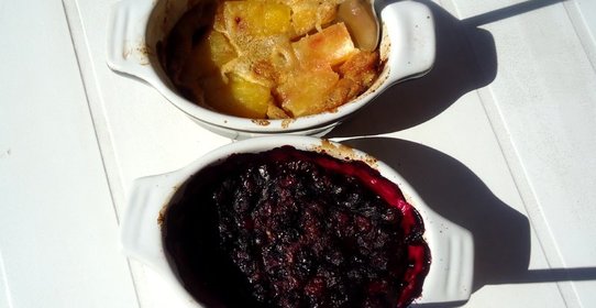 Открытый пирог с замороженными ягодами