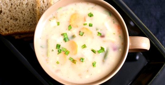 Легкий куриный суп с зеленью