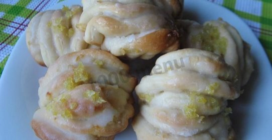 Булочки с лимоном и глазурью