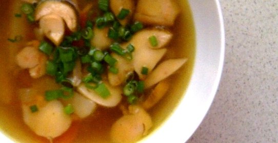 Грибной суп с зеленью
