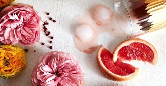 Розовый коктейль (Rose-infused)