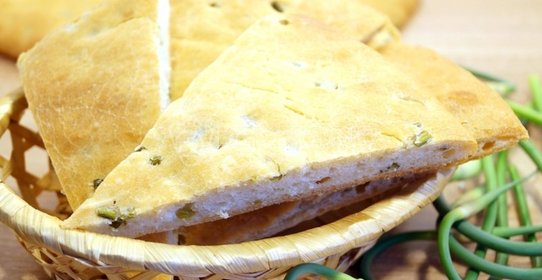 Лепешка с чесночными стрелками «Сандра»