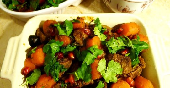 Гуляш с гранатом