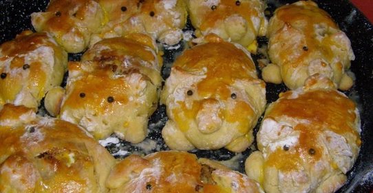 Пирожки на дрожжах в духовке Свинки