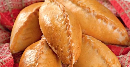 Пирожки с молодой капустой и луком-пореем